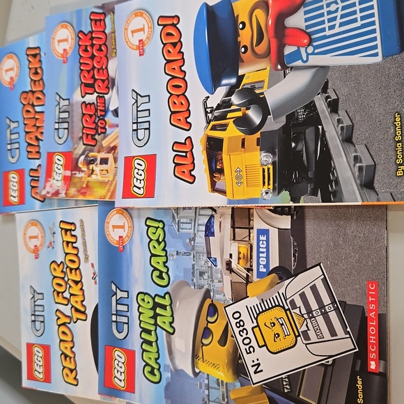 LEGO City Comic Reader Collection - Picture 2 of 3